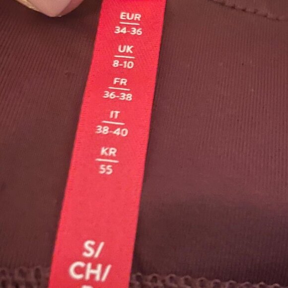 SPANX Faux Patent Leather Leggings Ruby - Picture 7 of 7